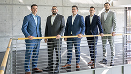 Dargestellt ist das Team der Geschäftskundenbetreuung, es sind 5 Männer.